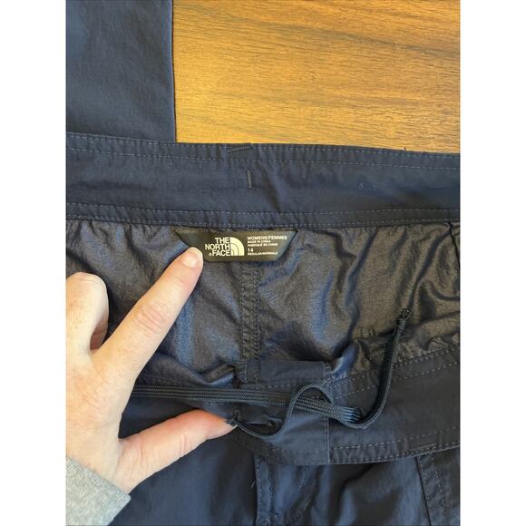 The North Face Womens Sz 14 Cargo Pants Weather Resistant Navy Blue Camping Out - Picture 5 of 9